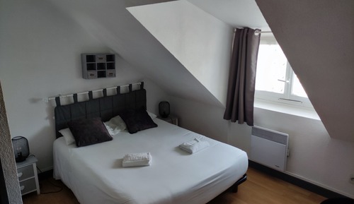 Habitación económica doble, 1 cama doble, baño privado