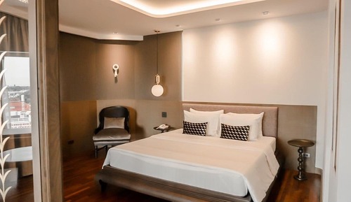 Modern Siam Suite Room