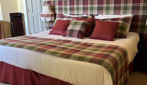 Habitación superior con 1 cama doble o 2 individuales