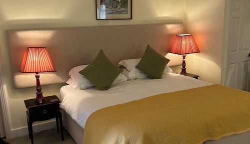 Habitación superior con 1 cama doble o 2 individuales