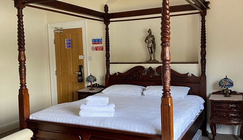 Habitación doble superior, vistas al puerto (Four Poster Bed)