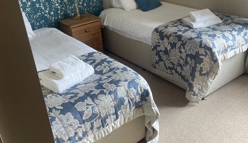 Twin Room, Ensuite (Small)