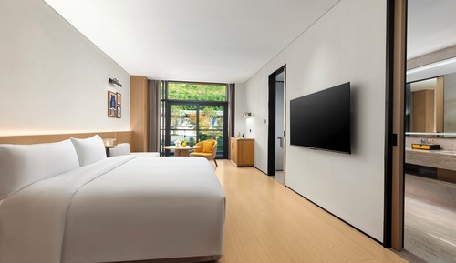 Habitación Grand, 1 cama de matrimonio grande, balcón (Furnished Balcony)