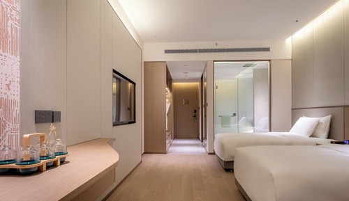 Habitación básica con 2 camas individuales