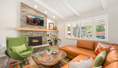 Casa, varias camas, bañera de hidromasaje, vistas al jardín (2001 James Drive)