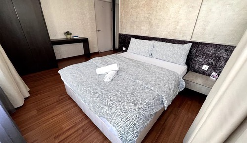 Luxury Apartment, City View