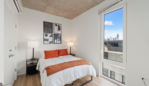 Business Suite, City View