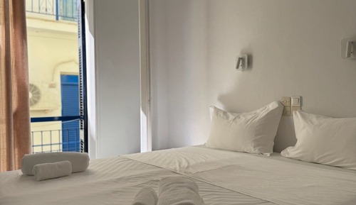 Habitación con 1 cama doble o 2 individuales, baño privado