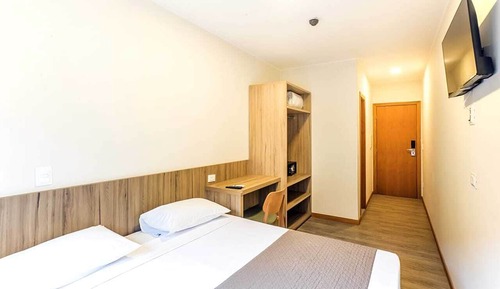 Habitación económica con 1 cama doble o 2 individuales