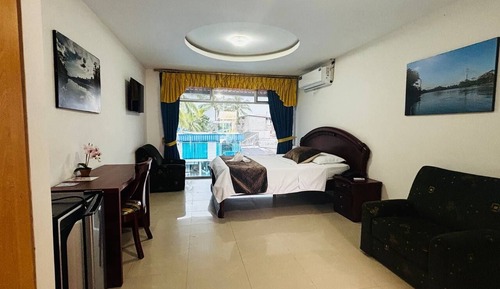 Deluxe Suite, Pool View