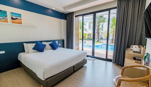 Habitación Deluxe doble, balcón, vistas a la piscina