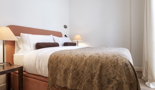 Suite 1 dormitorio patio comun