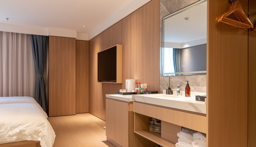 Habitación básica con 2 camas individuales