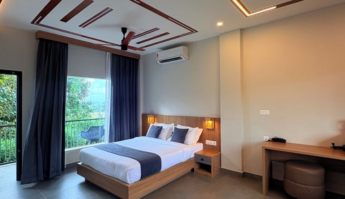 Deluxe Double Room, Balcony, Courtyard View