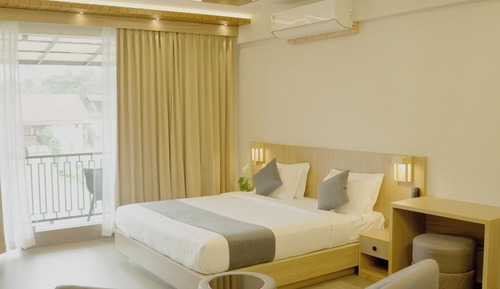 Superior Room, Balcony, Courtyard View