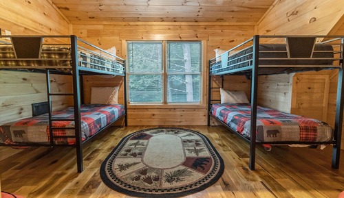 Casa familiar, 3 habitaciones, patio, vistas a la montaña