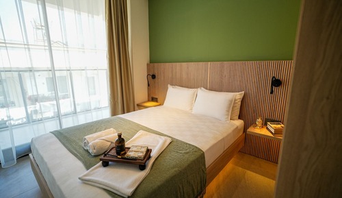Apartamento superior, balcón, vistas a la ciudad