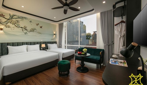 Luxury Triple Room, City View