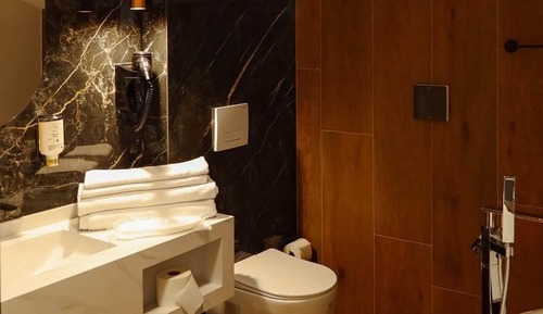 Deluxe Suite, Balcony