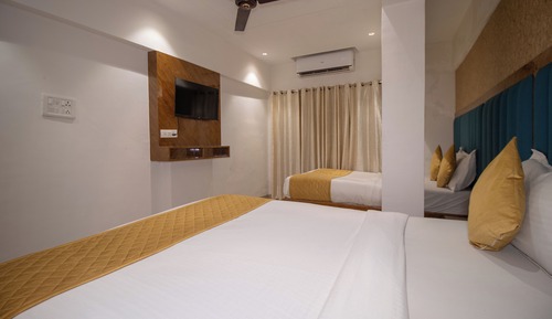 Quadruple Room, City View