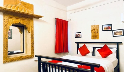 Habitación básica doble, vistas a la ciudad
