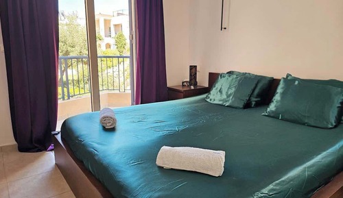 Apartamento, patio, junto a la playa