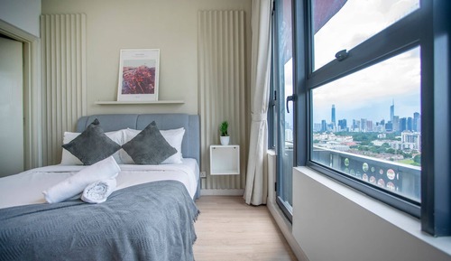 Apartamento superior, 3 habitaciones, balcón, vistas a la ciudad