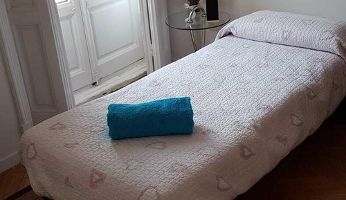 Habitación triple, baño compartido