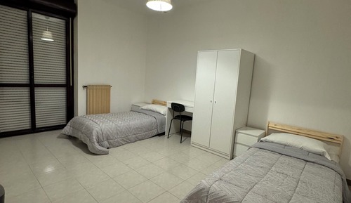 Habitación triple económica, balcón