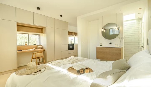 Estudio, balcón, vistas al mar