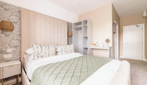Habitación doble, 1 cama de matrimonio grande, no fumadores, vistas a la montaña