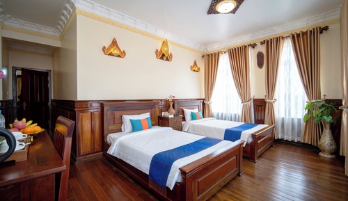 Habitación Deluxe con 2 camas individuales, balcón, vistas a la ciudad