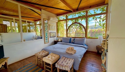 Habitación básica, vistas parciales al mar