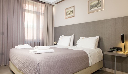 Habitación triple superior, balcón