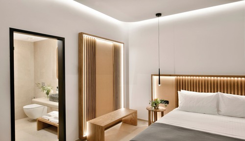 Deluxe Suite with Private Outdoor Hot Tub With Sea View