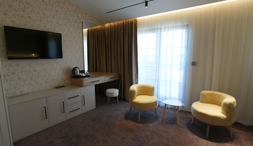 Habitación doble superior, balcón, vistas a la ciudad