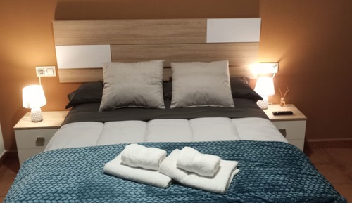 Habitación básica con 1 cama doble o 2 individuales