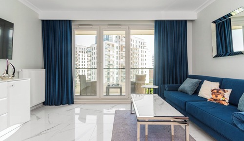 Apartamento clásico, balcón, vistas al mar