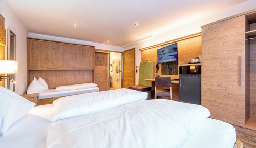 Comfort Triple Room, Mountain View