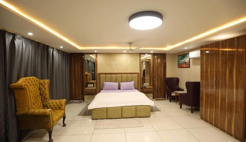 Habitación triple Deluxe, balcón