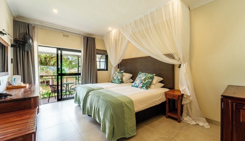 Habitación estándar con 1 cama doble o 2 individuales, vistas al jardín