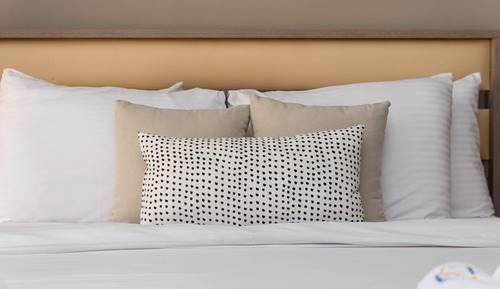 Jazzy 1BDR w/ Outdoor Pool View Terrace| Free Pool & Beach Access (M1-6A-02)