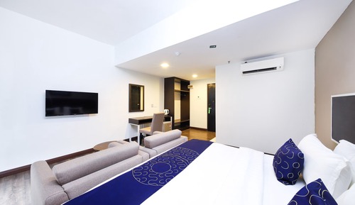 Habitación Deluxe doble, 1 cama de matrimonio grande, vistas a la ciudad