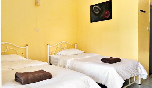 Habitación estándar con 2 camas individuales, balcón