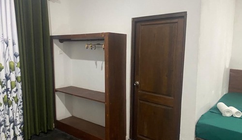 Habitación con 2 camas individuales, balcón