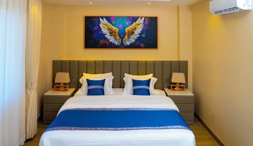 Habitación doble, 1 cama de matrimonio grande, balcón, vistas a la ciudad