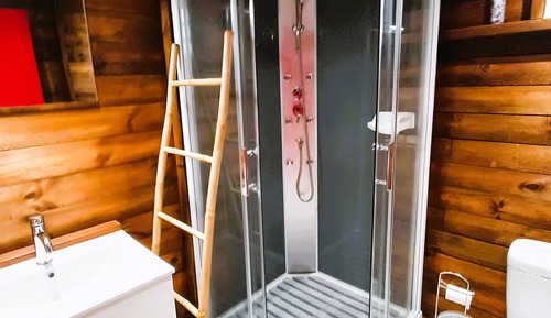 Casa de campo, vistas al jardín, junto a la piscina