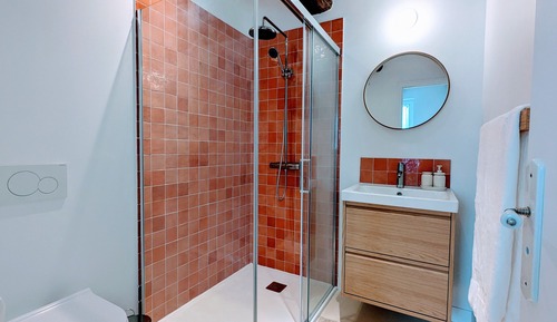 Estudio ejecutivo, baño privado