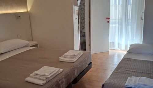 Habitación familiar, balcón