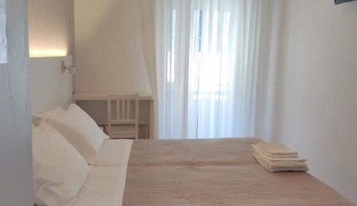 Habitación con 1 cama doble o 2 individuales, balcón